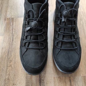 Clarks Un Cruise Mid Womens Sneaker Boot